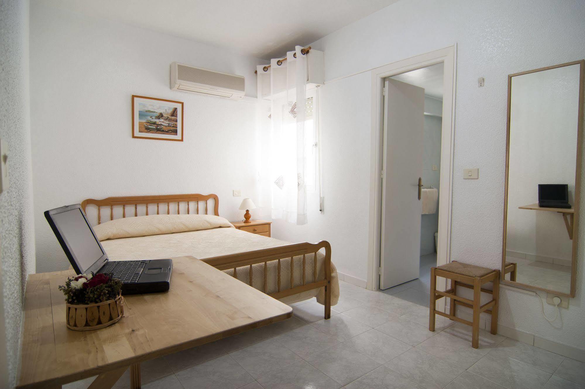 La Obrera Hotel Santiago De La Ribera Luaran gambar